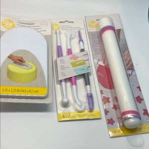 Wilton Fondant Set Roller, Smoother & Carving Tools